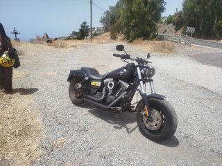 Harley Davidson Dyna FatBob Negra