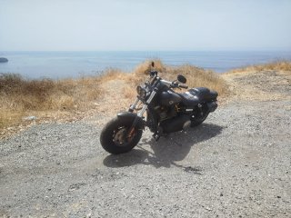Harley Davidson Dyna FatBob Negra