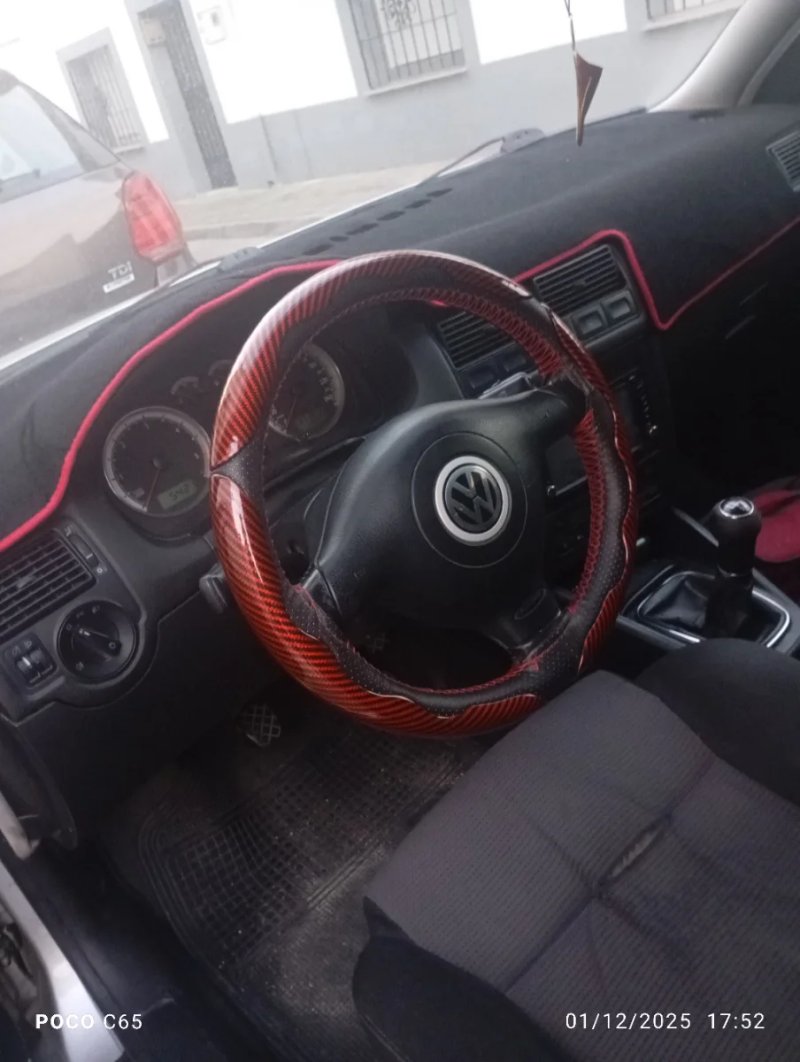 Volkswagen Golf 2002 - foto 1