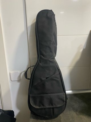 Ukulele Kala electroacústico con afinador + funda