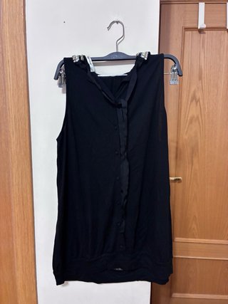 Blusa Tintoretto Negra con Collar Joya