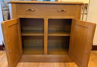 Entrada recibidor con zapatero de madera maciza
