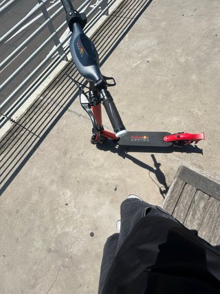Patinete Eléctrico Red Bull Racing