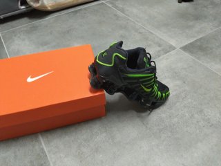 Nike Shox Talla 39 Negro/Verde