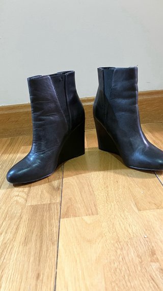 Botines de cuña negros para mujer
