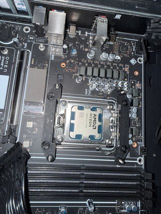 AMD Ryzen 7 8700G Procesador(precio negociable)