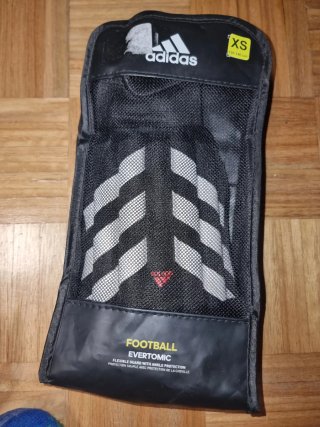 Espinilleras Adidas Fútbol Talla XS