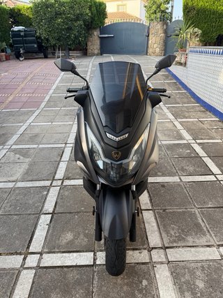 Wottan Storm-t 125cc Scooter Negra/Gris