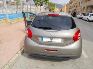 Peugeot 208 2015
