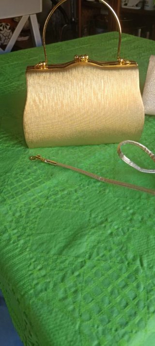 Juego Bolso y Cartera Dorados
