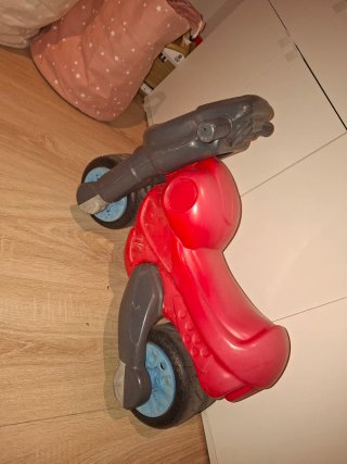 Moto correpasillos infantil roja