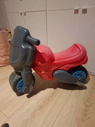 Moto correpasillos infantil roja