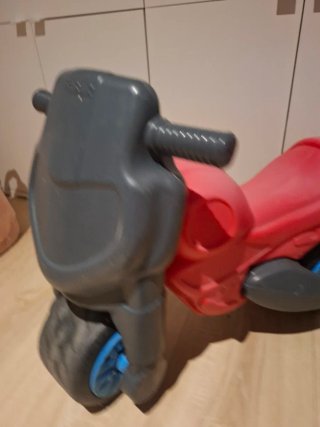 Moto correpasillos infantil roja