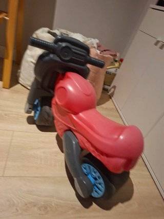 Moto correpasillos infantil roja