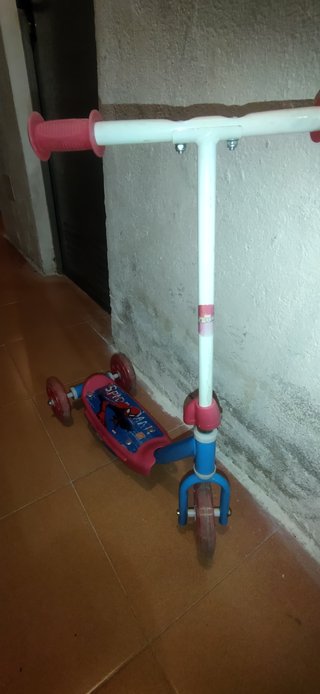 Patinete 3 Ruedas Spiderman