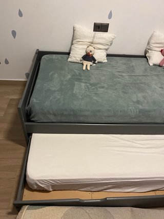 Cama nido gris y verde
