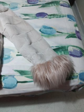 Abrigo de pelo sintético rosa y beige 18 €
