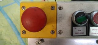 Pulsador de emergencia y control industrial