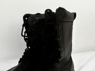 Botas militares piel negras T.39