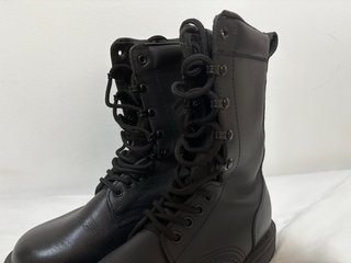 Botas militares piel negras T.39