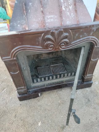 Estufa de hierro fundido con detalles