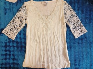 Blusa blanca con encaje talla S