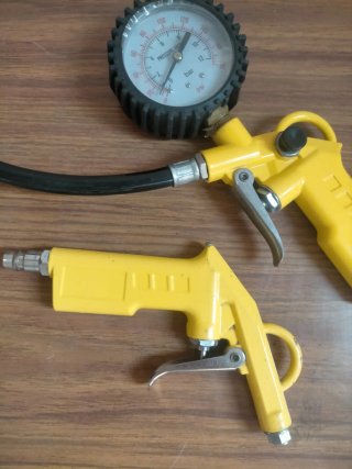 Pistola de aire con manómetro