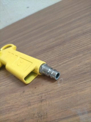 Pistola de aire con manómetro
