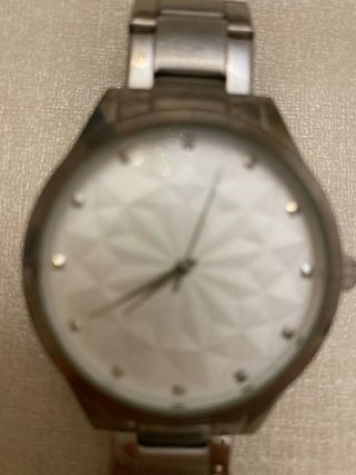Reloj de pulsera plateado