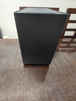 Gabinete Cooler Master NR200P - Negro