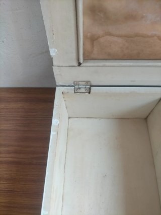 Caja de madera con espejo