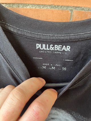 Camiseta Negra Pull&Bear Estampada