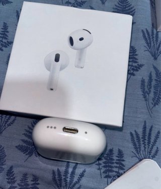Airpods 4 ANC (caja de carga rota)