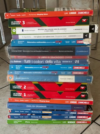 Libri per scuole superiori