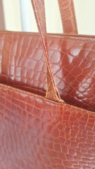 Borsa a spalla marrone vintage effetto coccodrillo