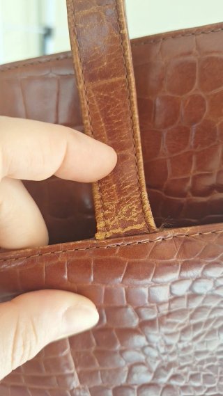 Borsa a spalla marrone vintage effetto coccodrillo