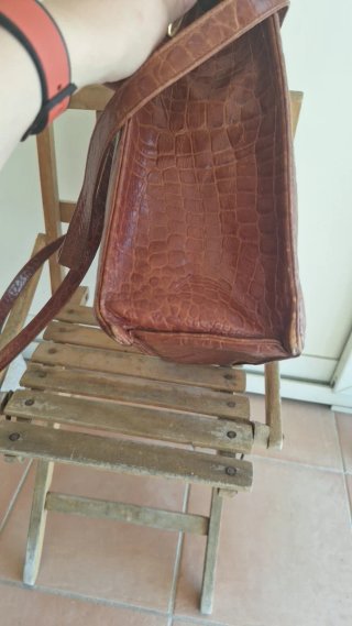 Borsa a spalla marrone vintage effetto coccodrillo