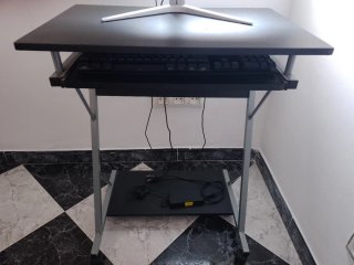 Mesa de escritorio o para ordenador.