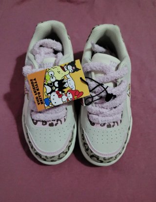 Deportivos Hello Kitty Talla 31