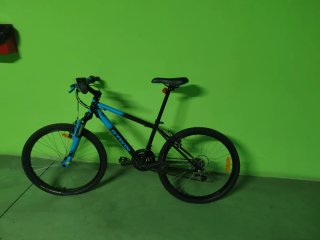 Bicicleta juvenil B'TWIN 24 azul