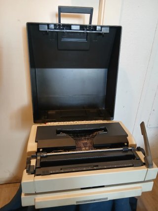 Máquina de escribir Olivetti Lettera 42