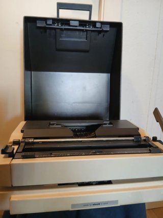 Máquina de escribir Olivetti Lettera 42