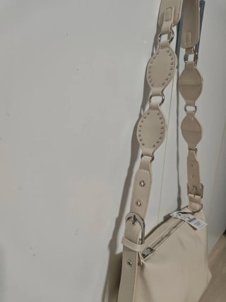 Bolso Stradivarius beige