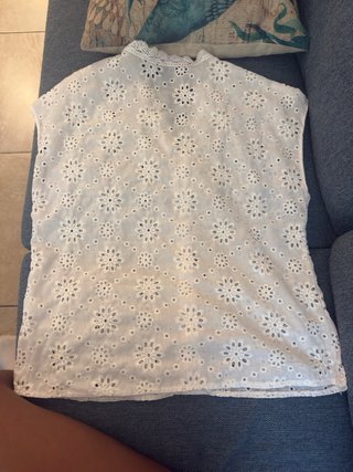 Blusa blanca bordada floral