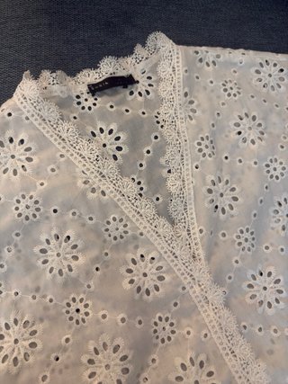 Blusa blanca bordada floral