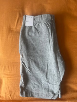 Pantalón corto NIKE gris