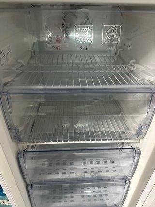 Título: Congelador Beko FN 121920 - 186L