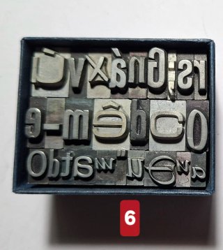 LOTES DE LETRAS Y NÚMEROS DE ANTIGUA IMPRENTA