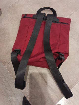Mochila antirrobo roja