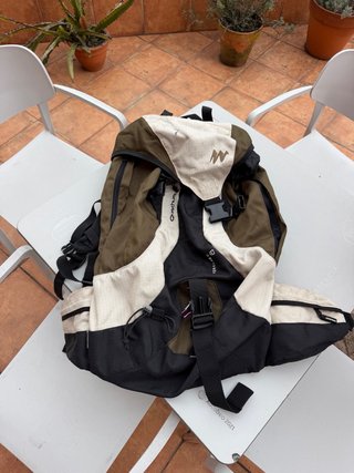 Mochila Quechua 40L Beige y Marrón